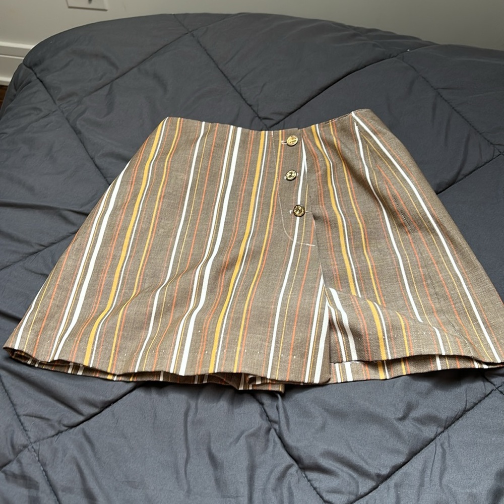Vintage buttoned shorts/skirt (skort) with zipper